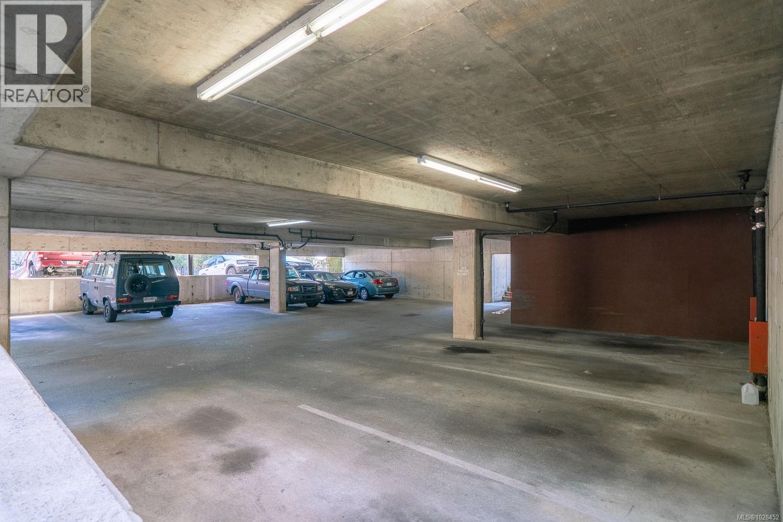 #303 550 BRADLEY ST - 25