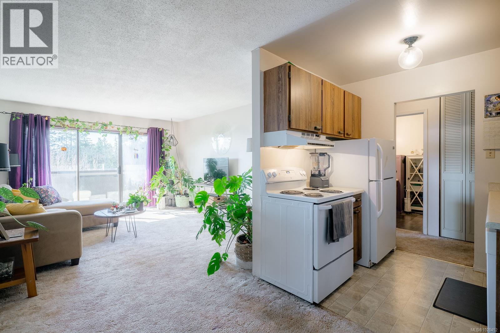 #303 550 BRADLEY ST - 8