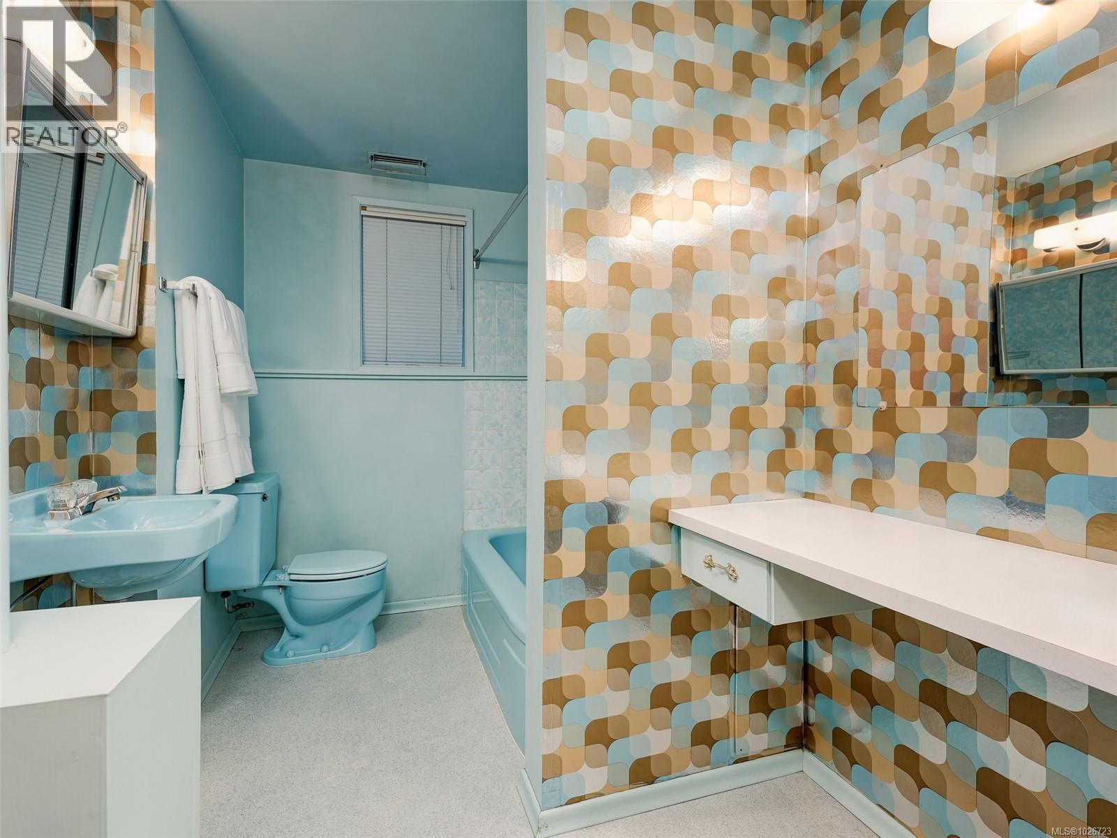 2086 Avondale Rd, Oak Bay