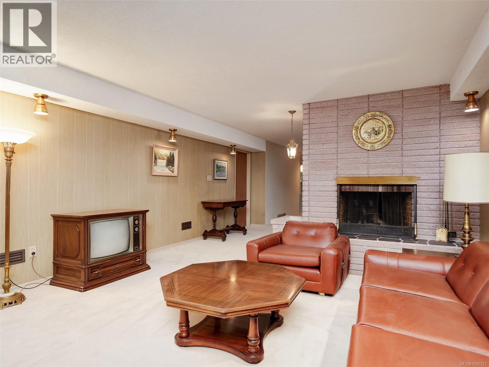 2086 Avondale Rd, Oak Bay