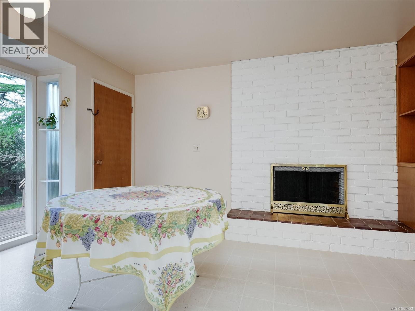 2086 Avondale Rd, Oak Bay