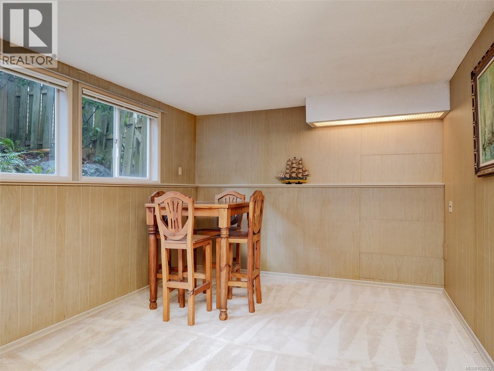 2086 Avondale Rd, Oak Bay