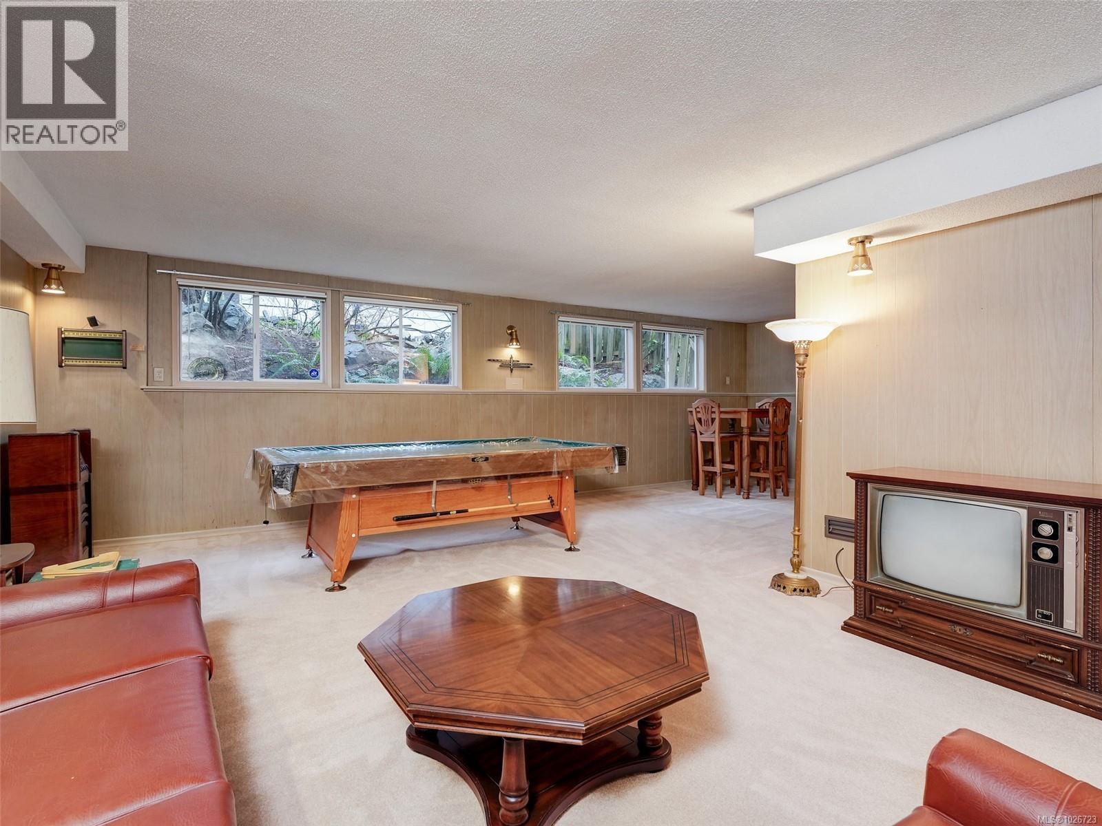 2086 Avondale Rd, Oak Bay