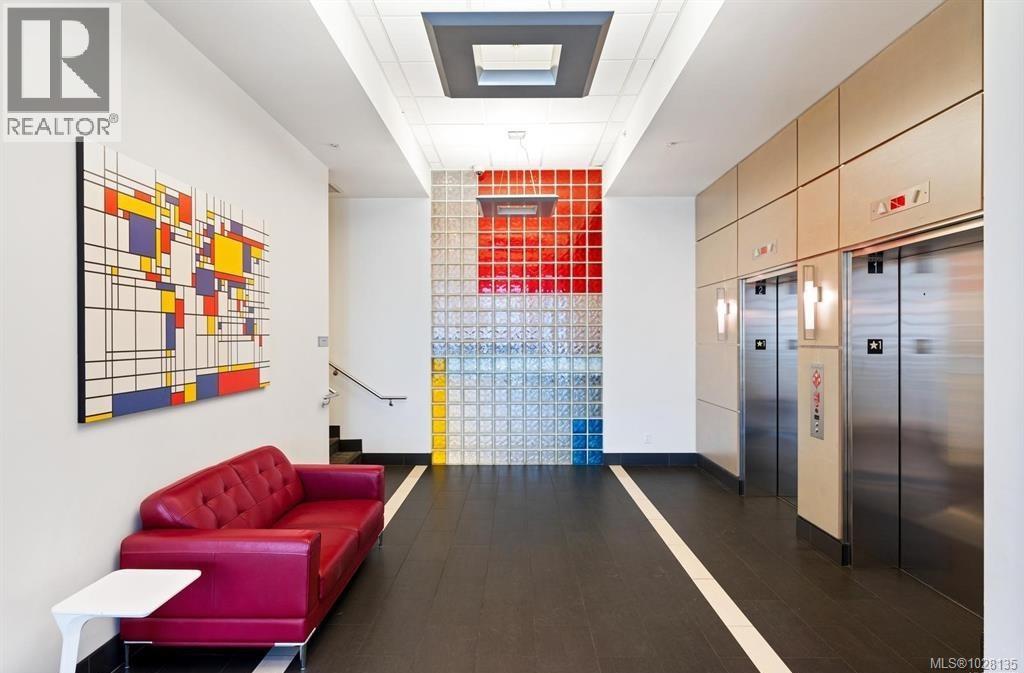 #705 1090 JOHNSON ST - 12