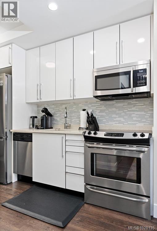 #705 1090 JOHNSON ST - 7