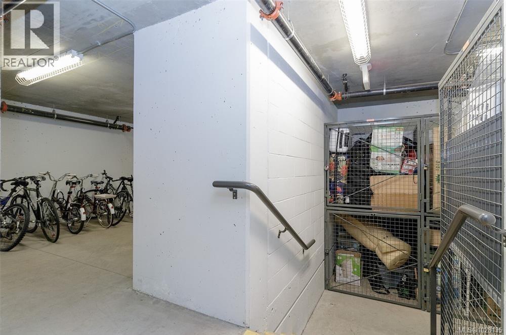 #705 1090 Johnson St - 16