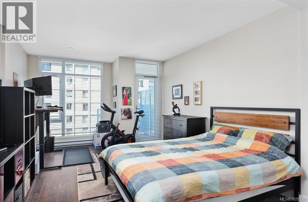 #705 1090 Johnson St - 2
