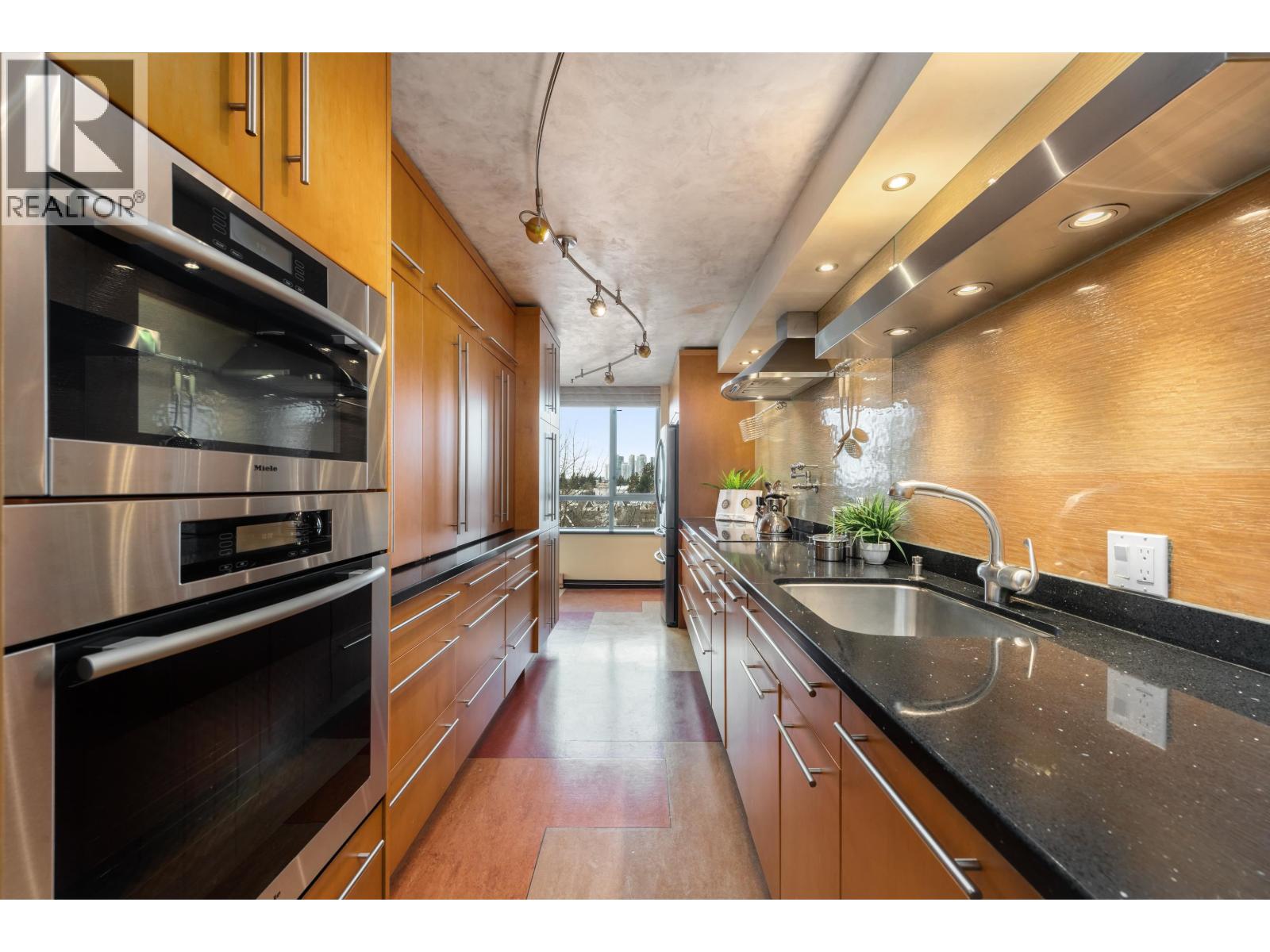 601 6622 SOUTHOAKS Crescent - photo 2