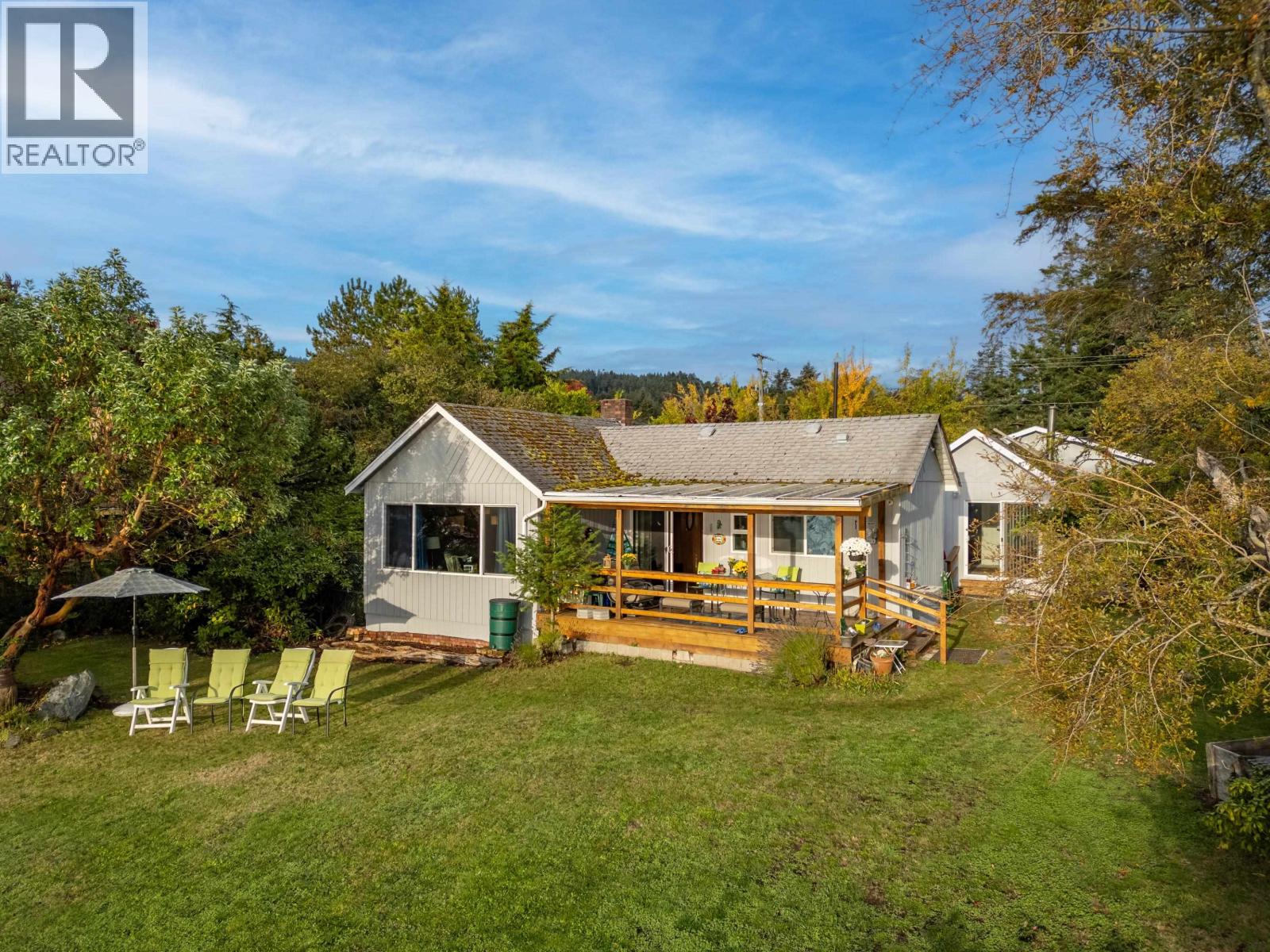 105 MADRONA ROAD, Galiano Island