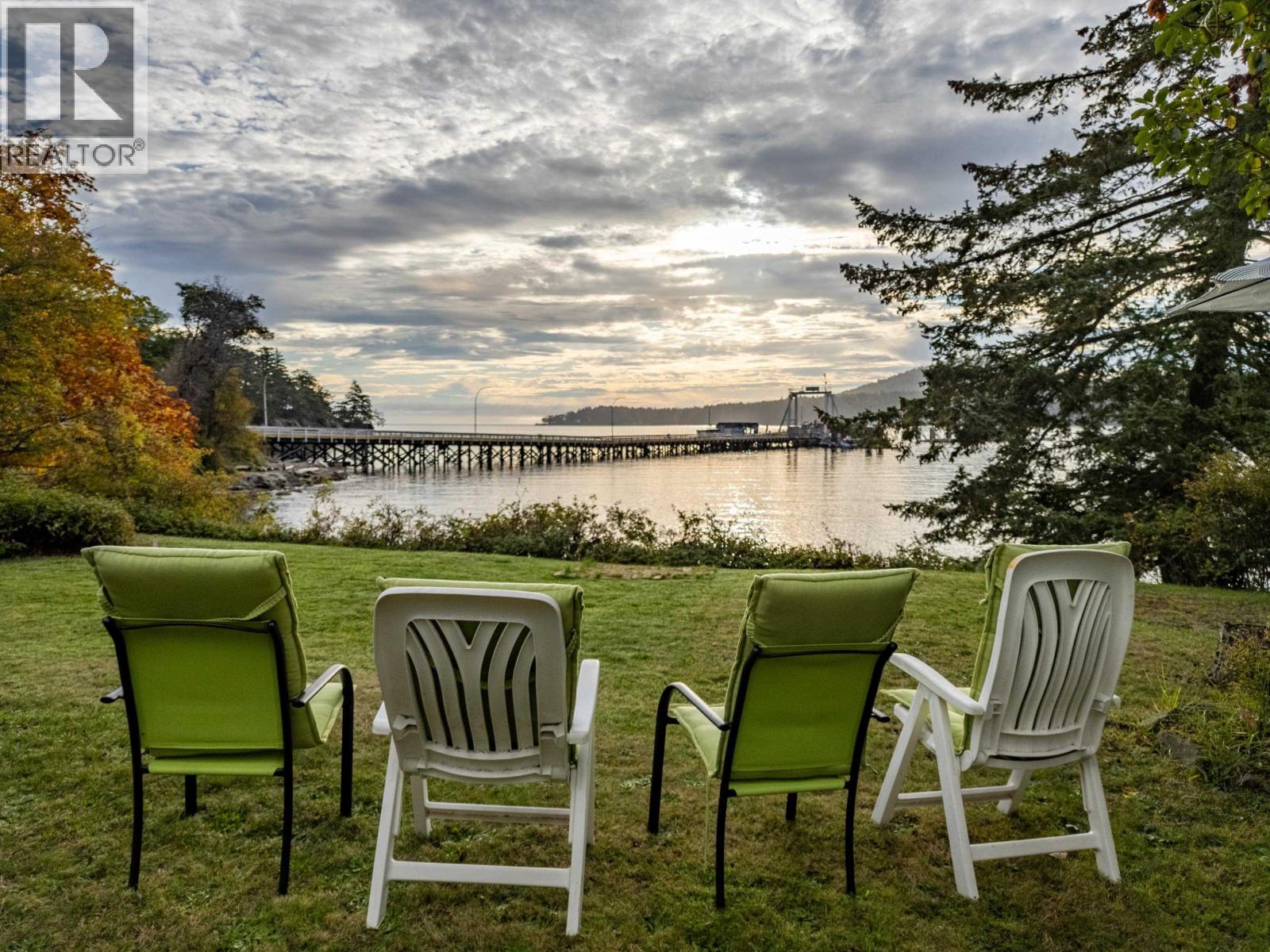 105 MADRONA ROAD, Galiano Island