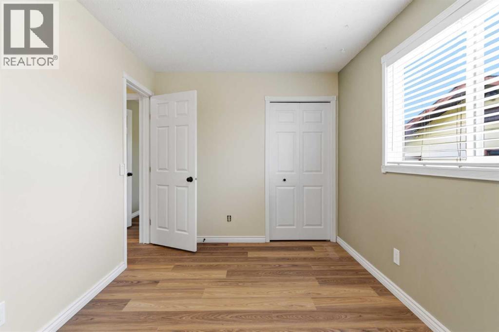 Single Family House Bungalow for Sale in  Templehill Drive NE Temple Calgary 