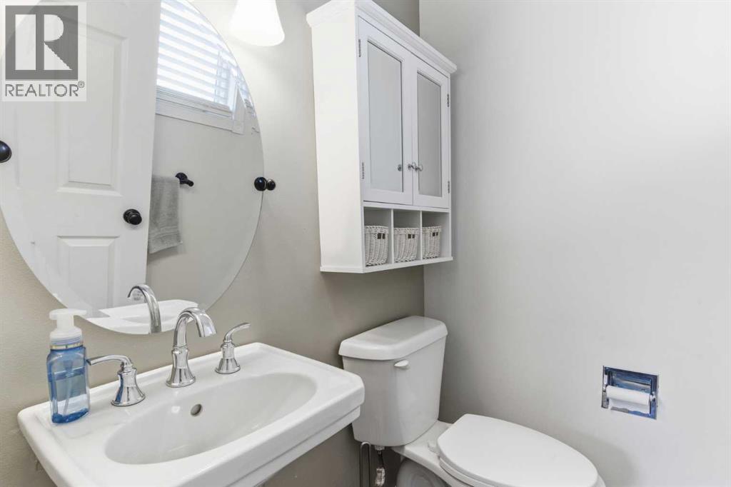 Single Family House Bungalow for Sale in  Templehill Drive NE Temple Calgary 