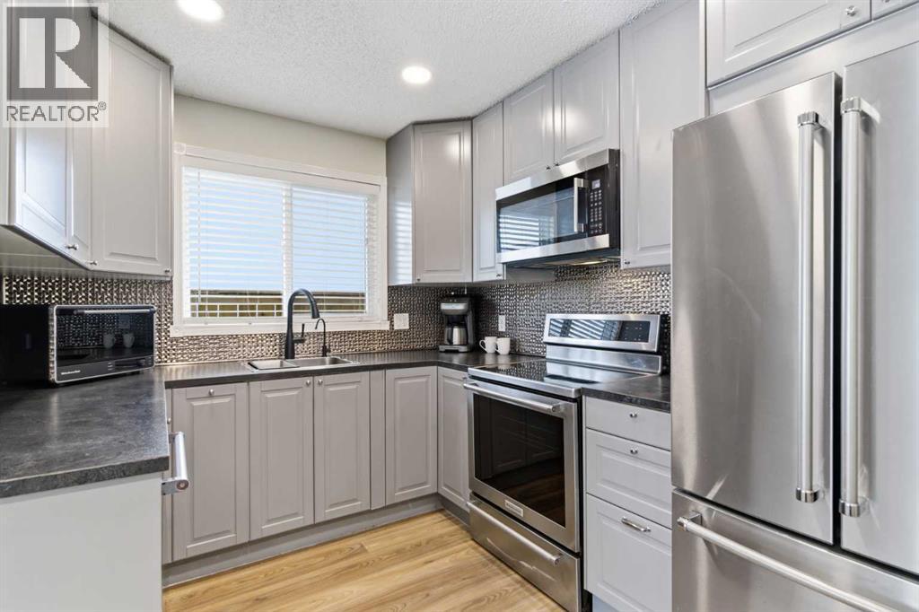 Single Family House Bungalow for Sale in  Templehill Drive NE Temple Calgary 