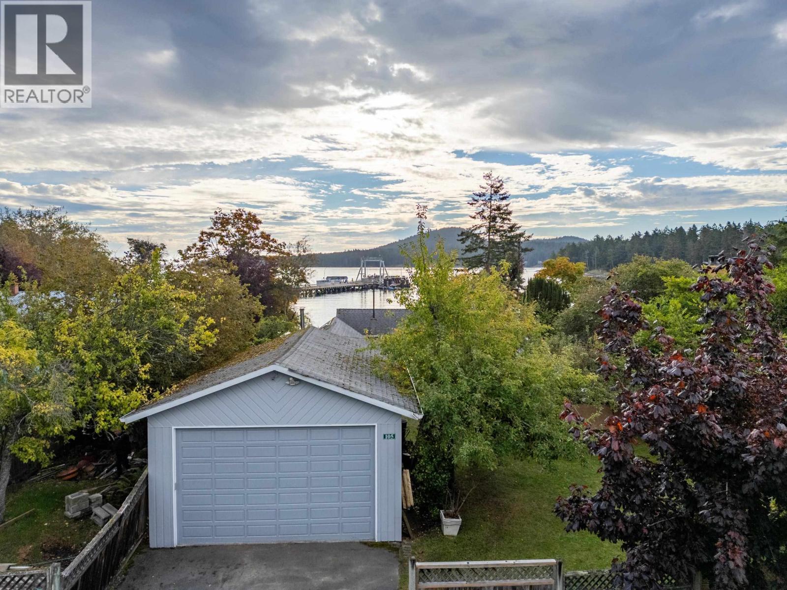 105 MADRONA ROAD, Galiano Island