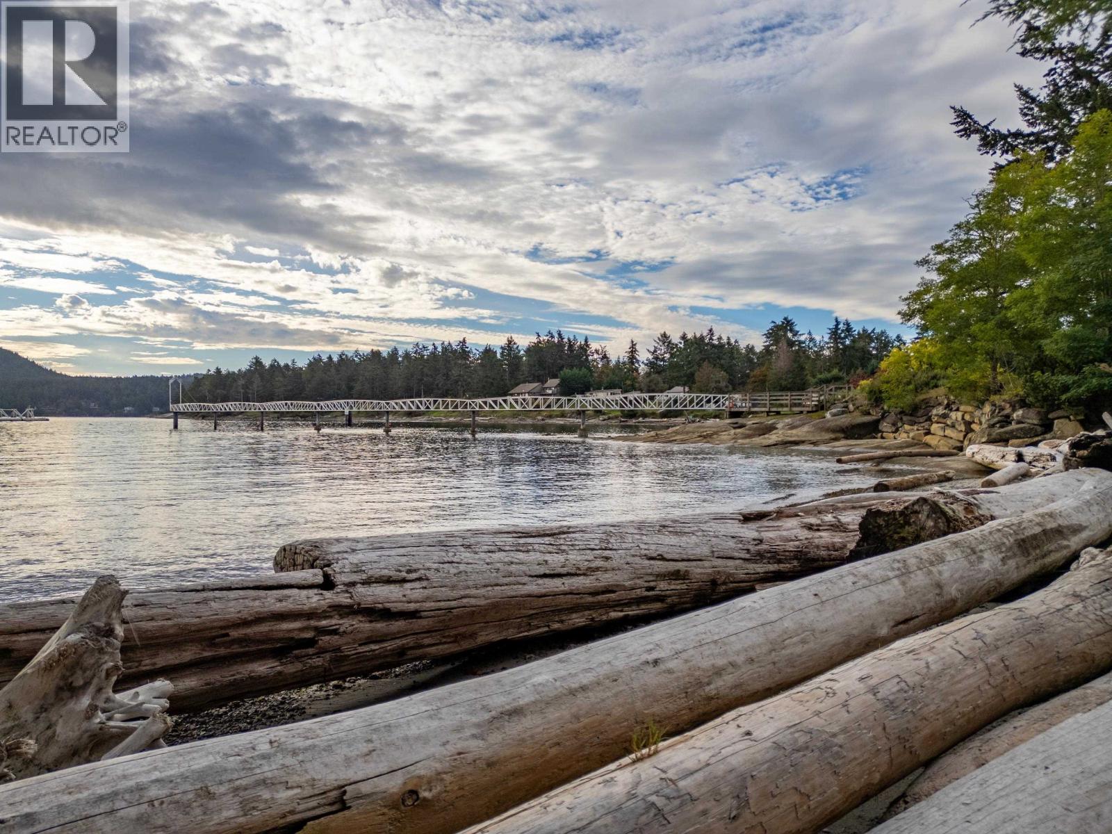 105 MADRONA ROAD, Galiano Island