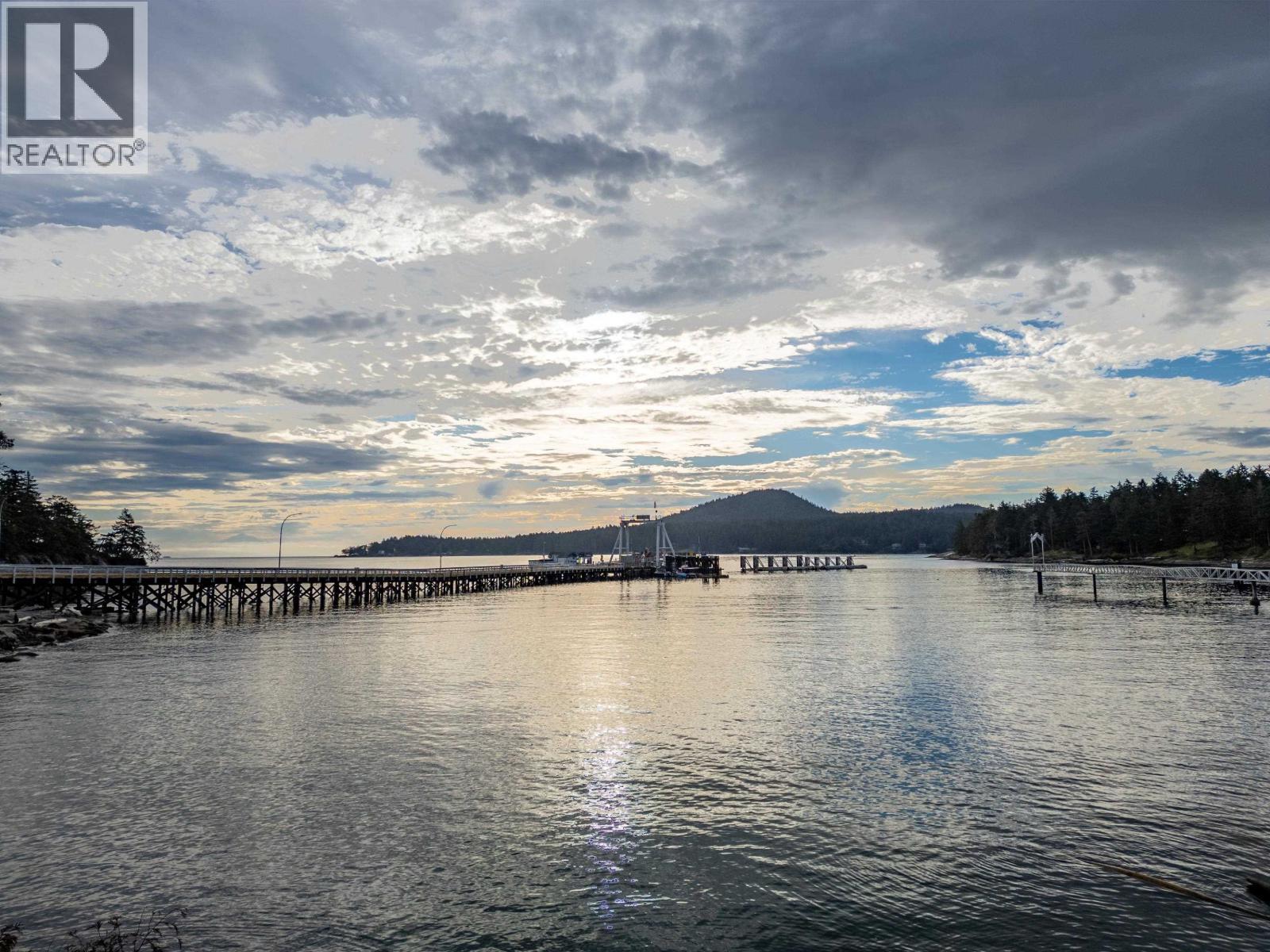 105 MADRONA ROAD, Galiano Island