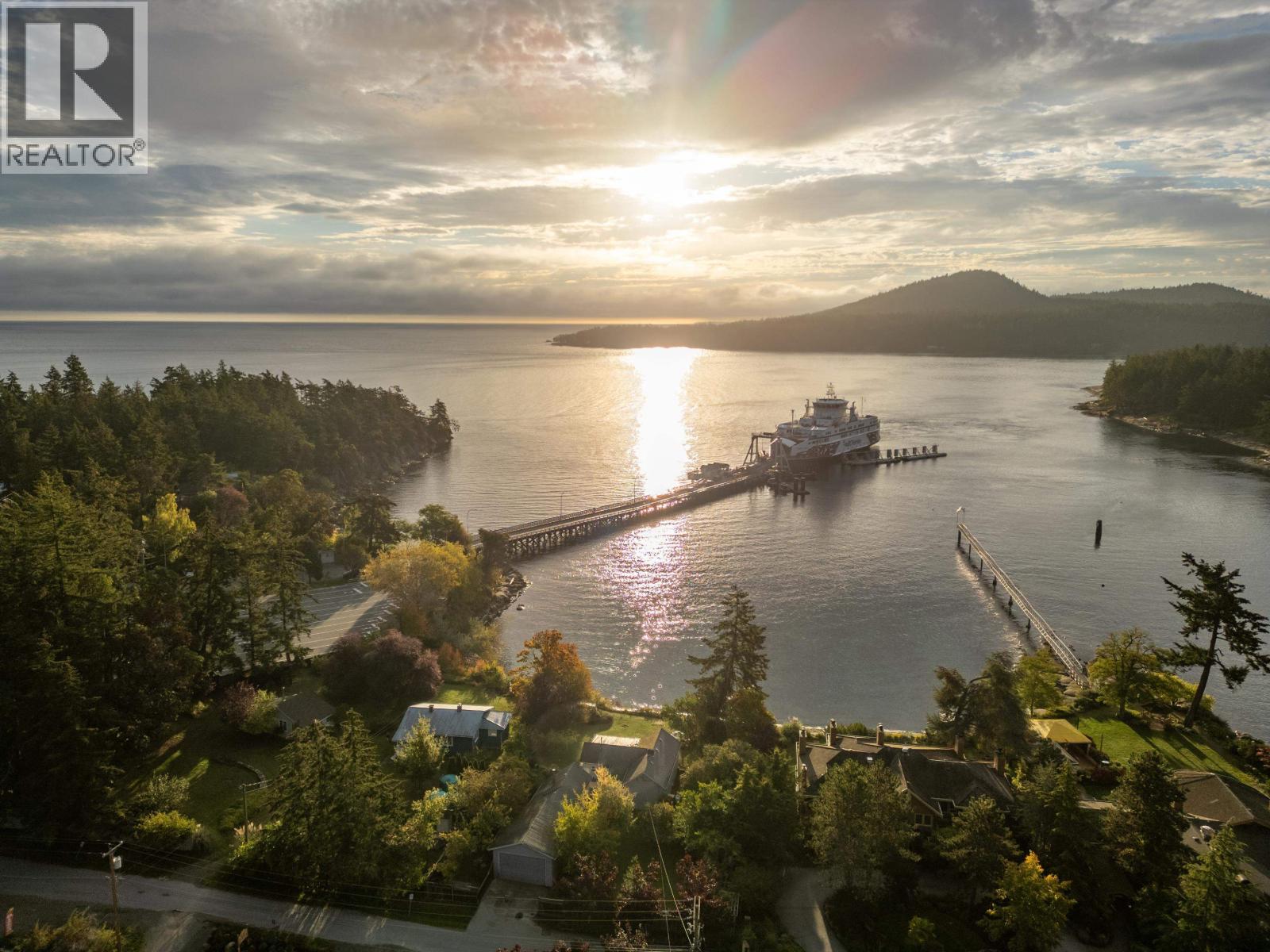 105 MADRONA ROAD, Galiano Island