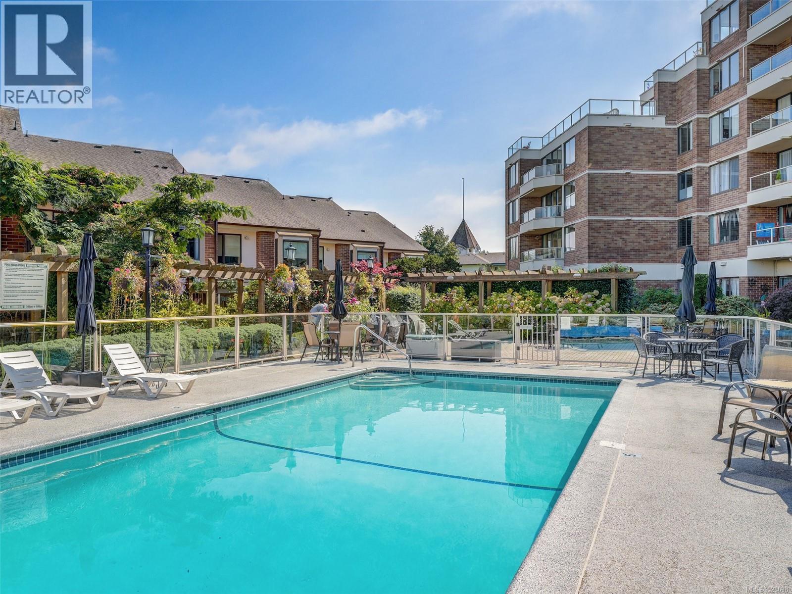 #407 225 BELLEVILLE ST - 23