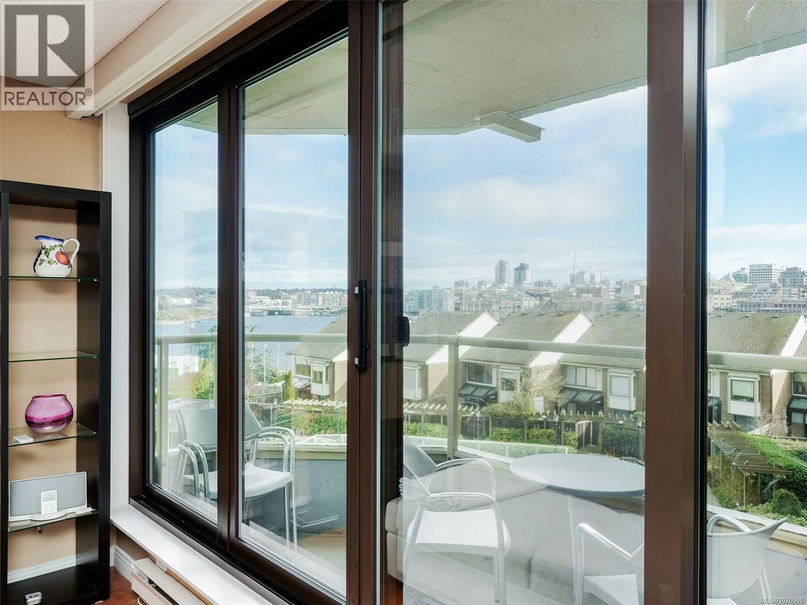 #407 225 BELLEVILLE ST - 12