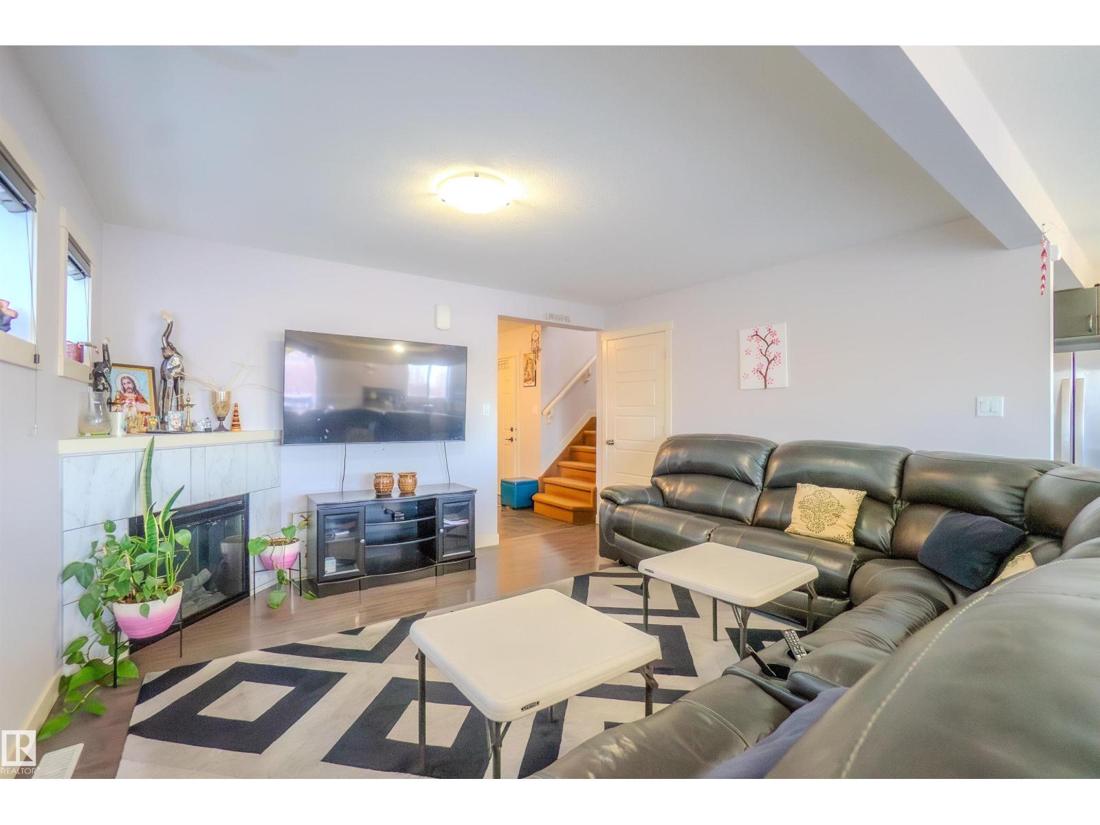 5244 1A AV SW SW - 12