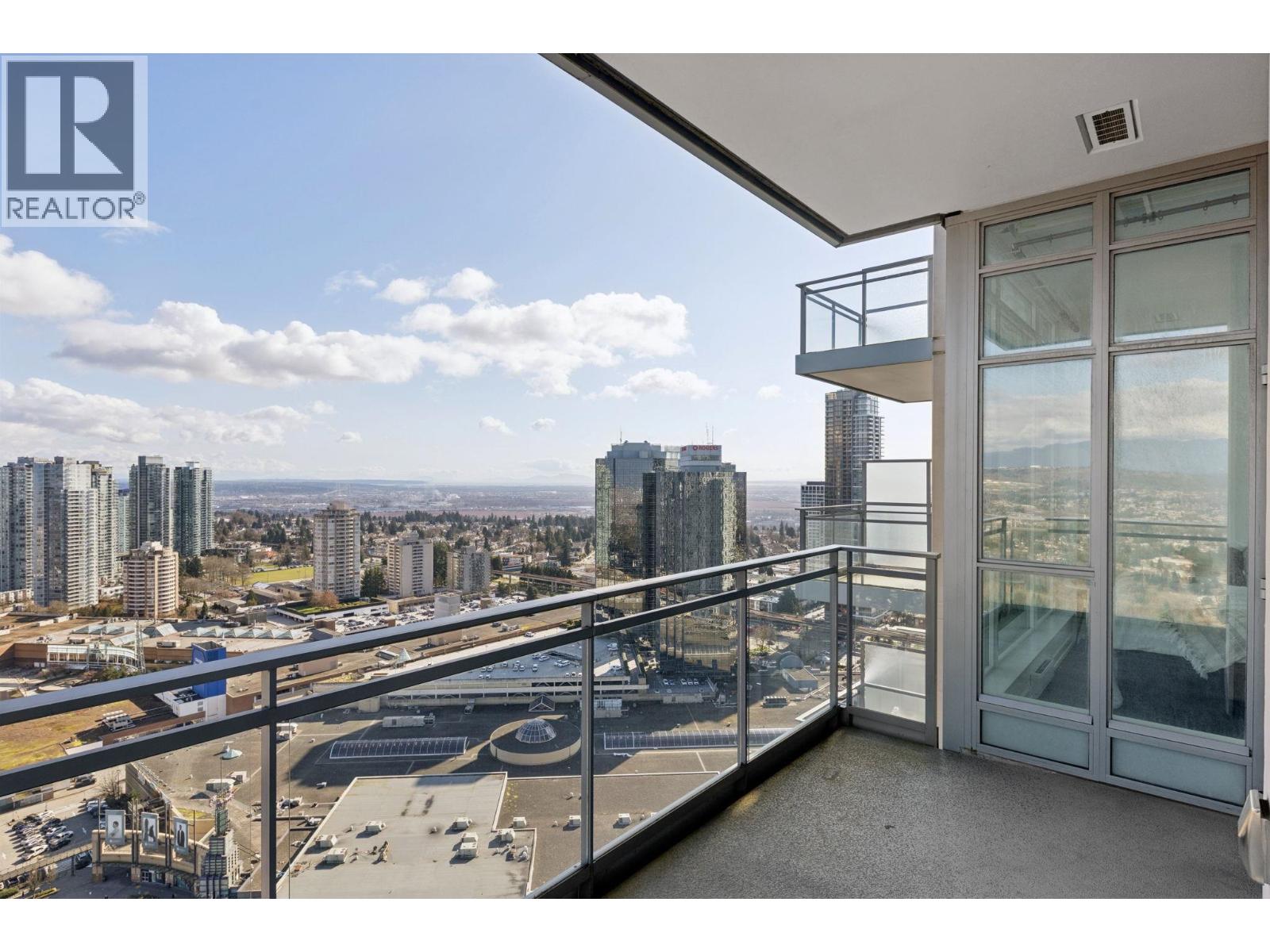 3903 4688 KINGSWAY, Burnaby