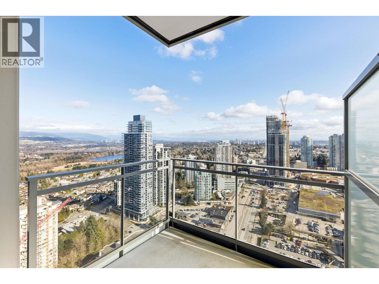 3903 4688 KINGSWAY, Burnaby