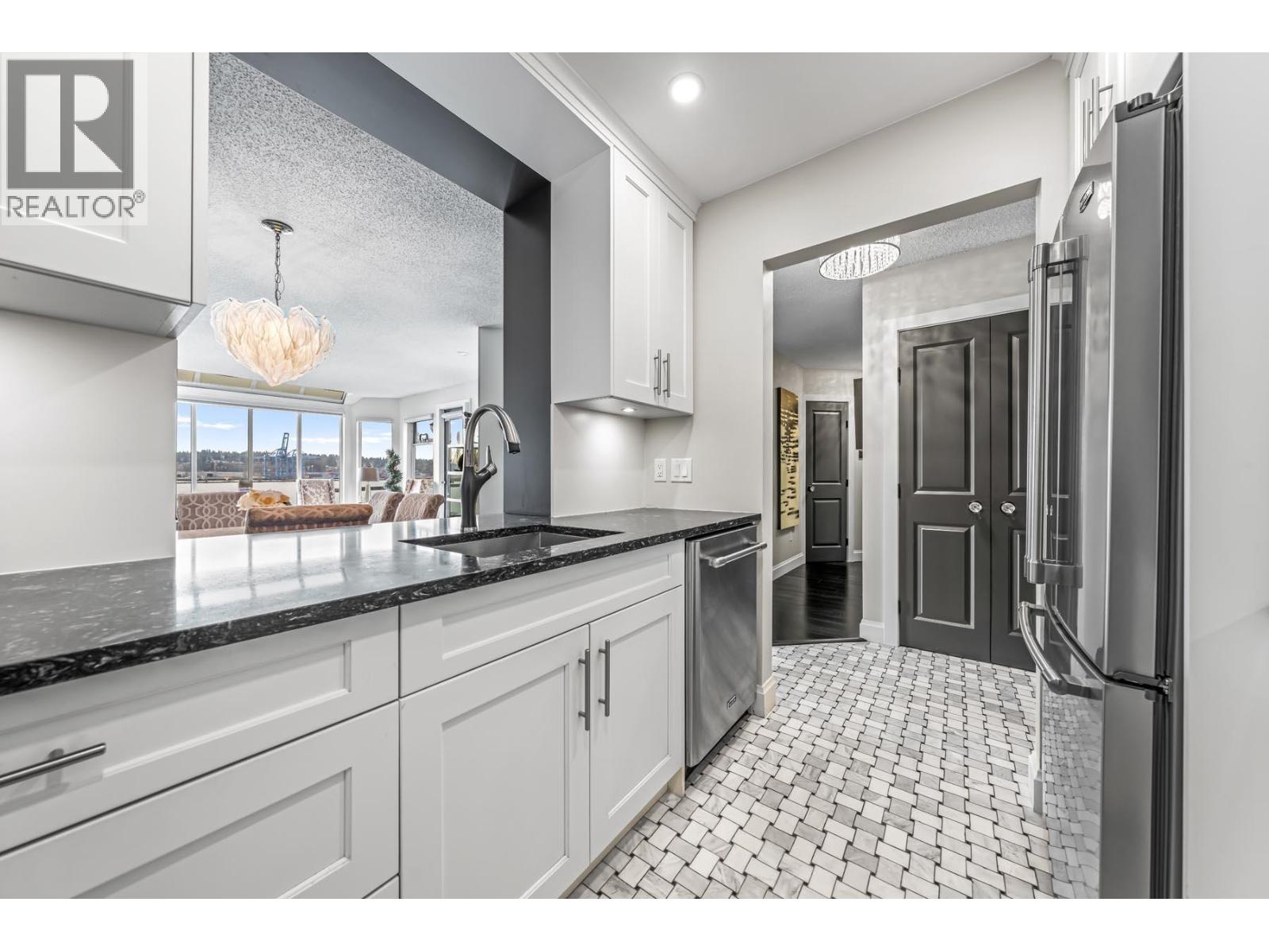 302 31 RELIANCE Court - photo 2