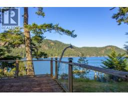 6903 Shark Rd, Pender Island, BC V0N2M2 Photo 18