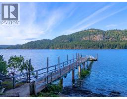 6903 Shark Rd, Pender Island, BC V0N2M2 Photo 9