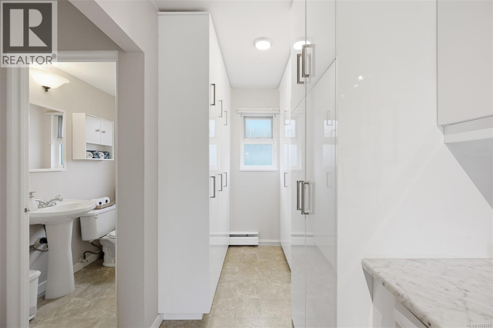 3596 TILLICUM RD - 13