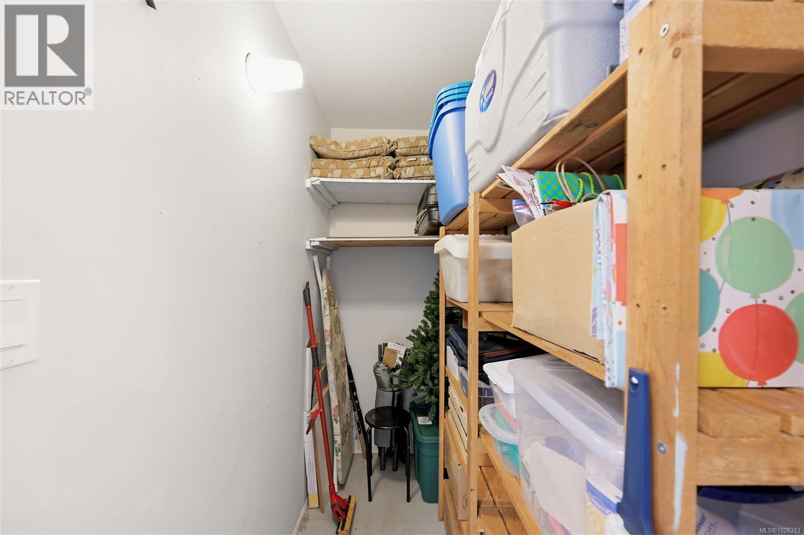 3596 TILLICUM RD - 23