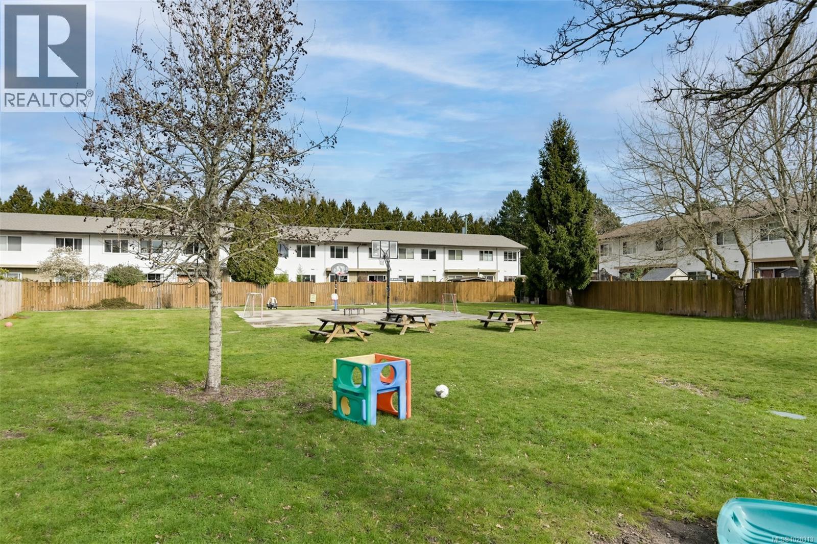 3596 TILLICUM RD - 29