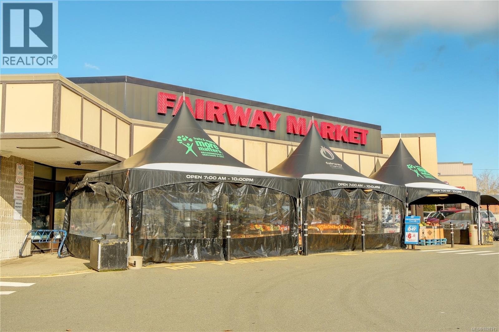 3596 TILLICUM RD - 36