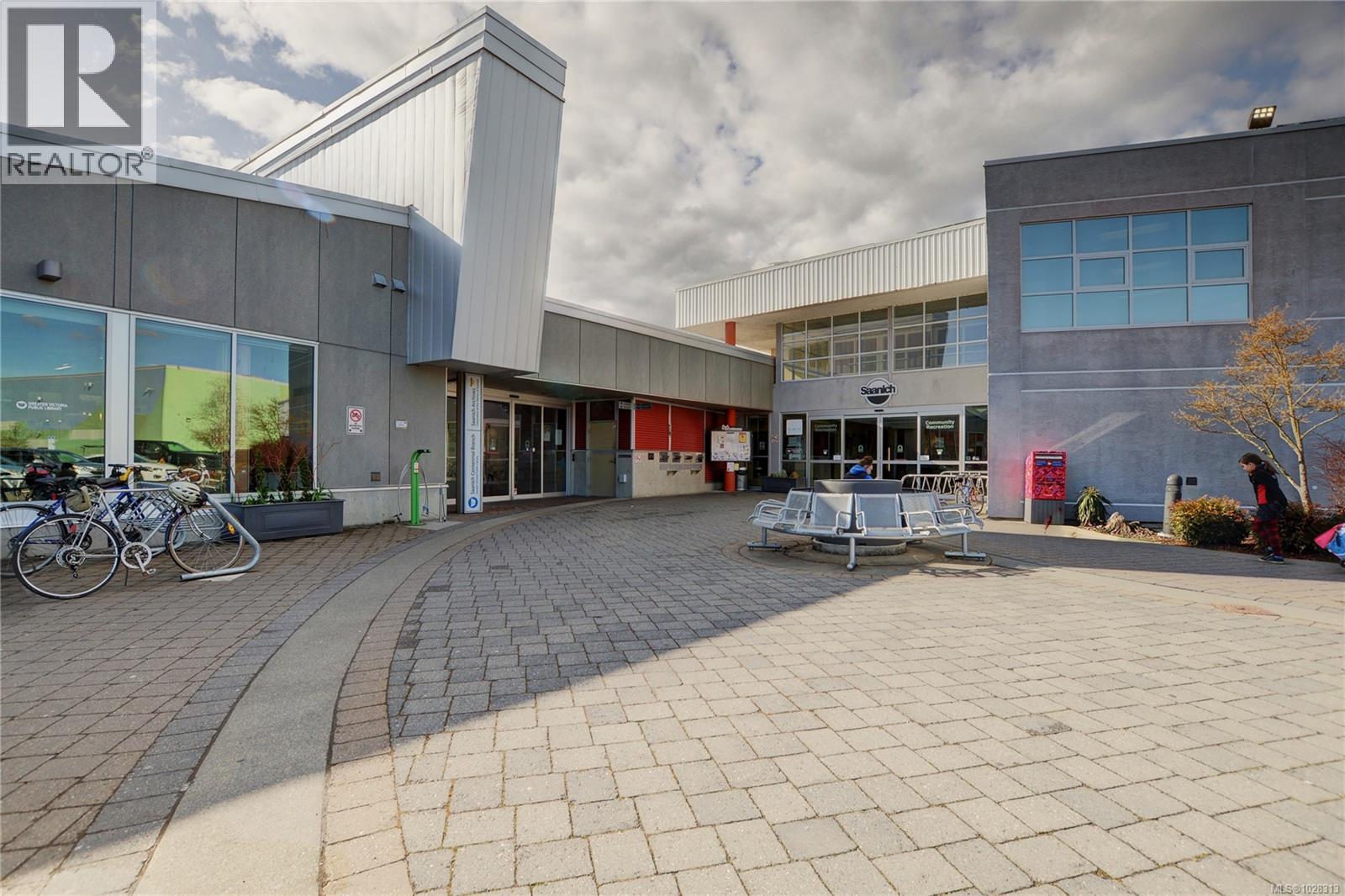 3596 TILLICUM RD - 37