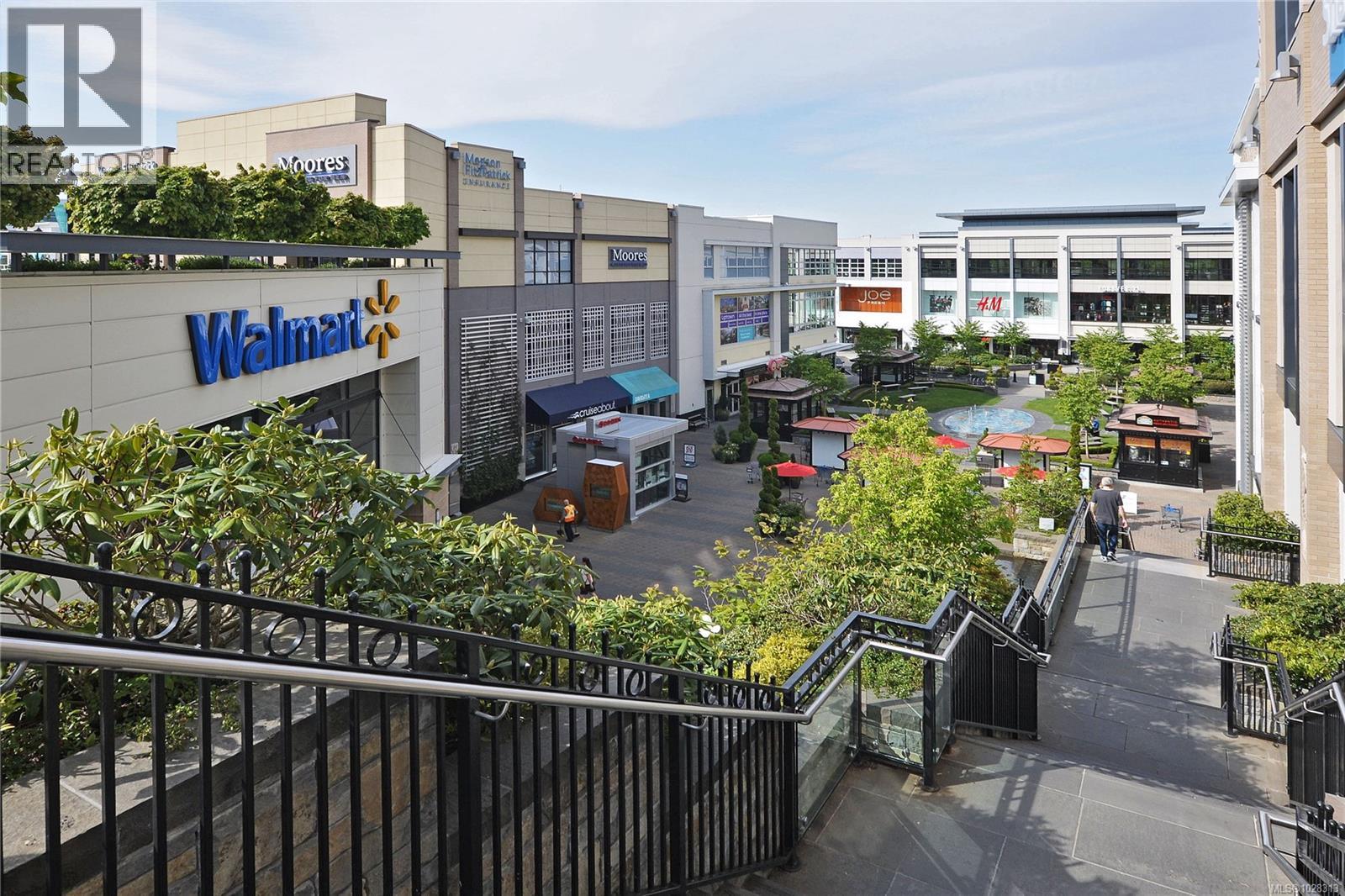 3596 TILLICUM RD - 39