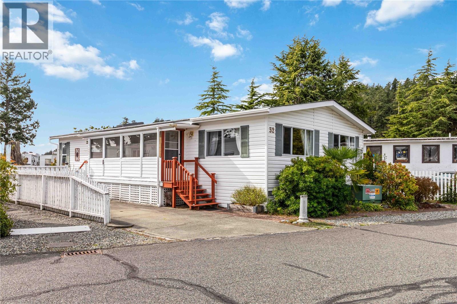 32 7871 West Coast Road, Sooke