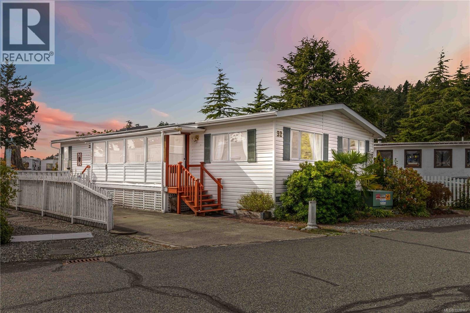 32 7871 West Coast Road, Sooke