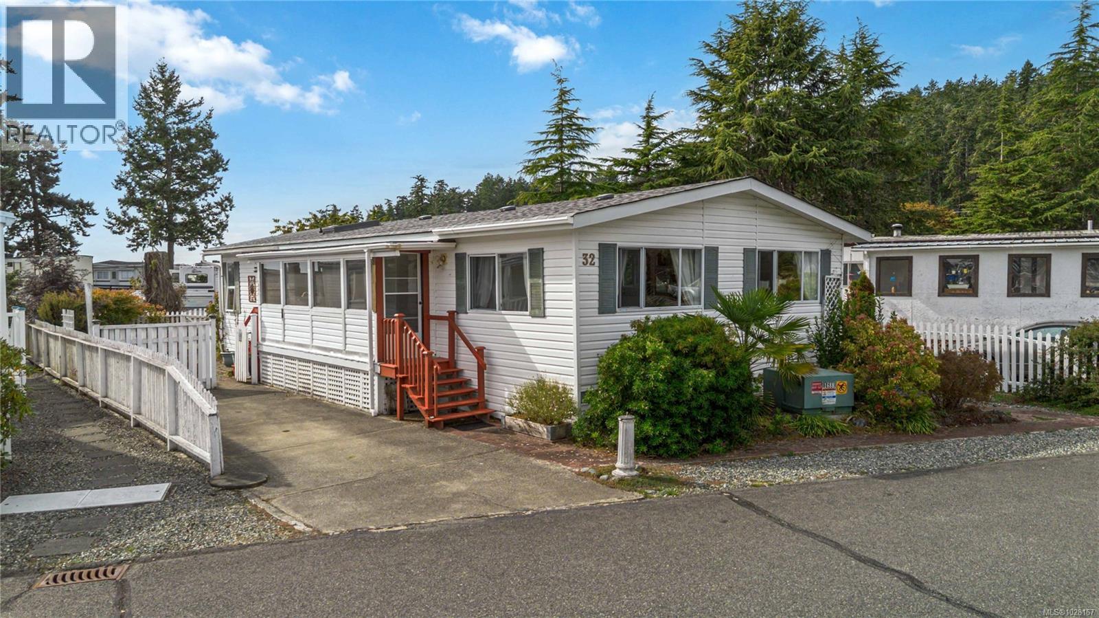 32 7871 West Coast Road, Sooke
