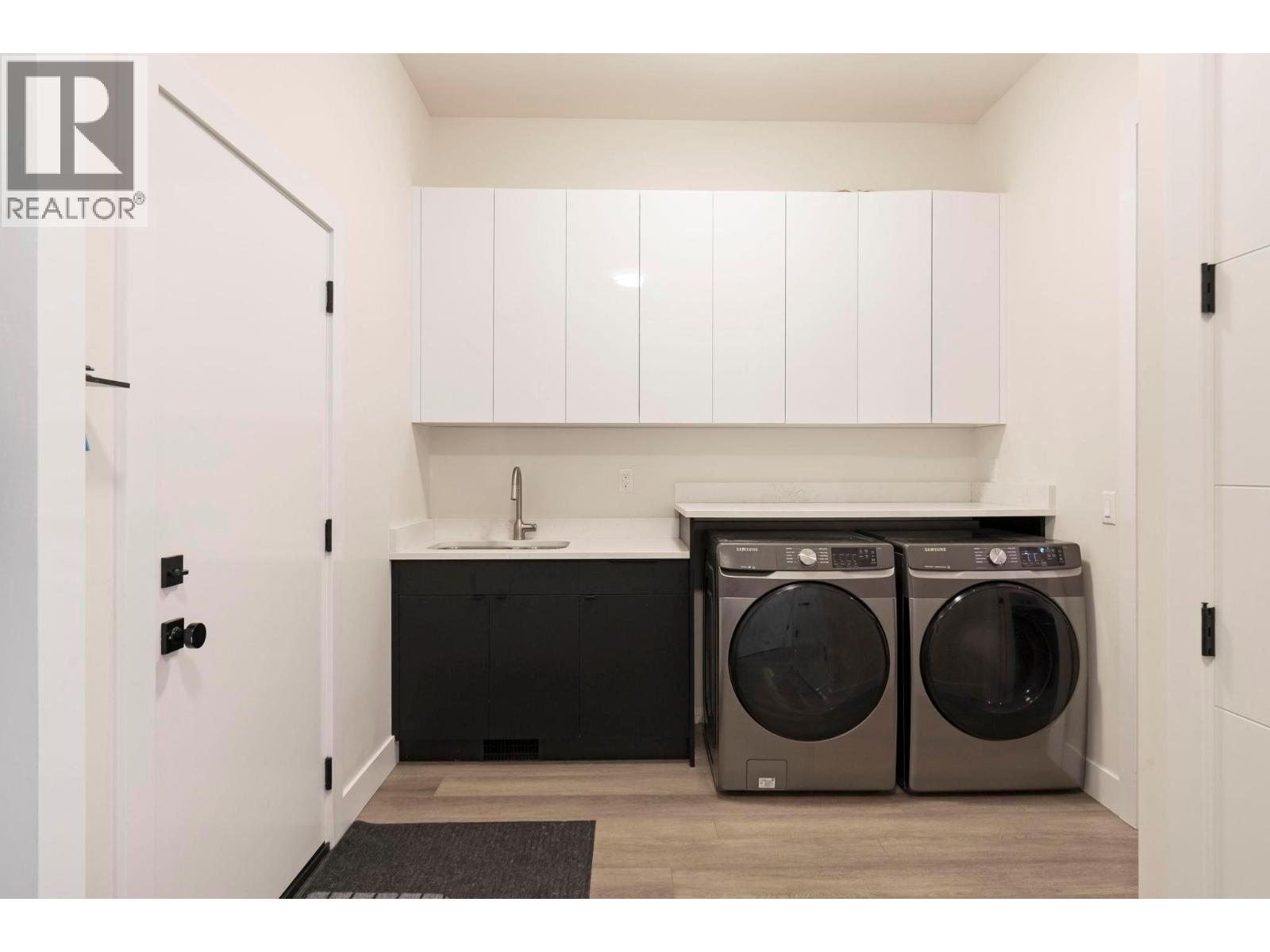 10245 Beacon Hill Drive, Lake Country