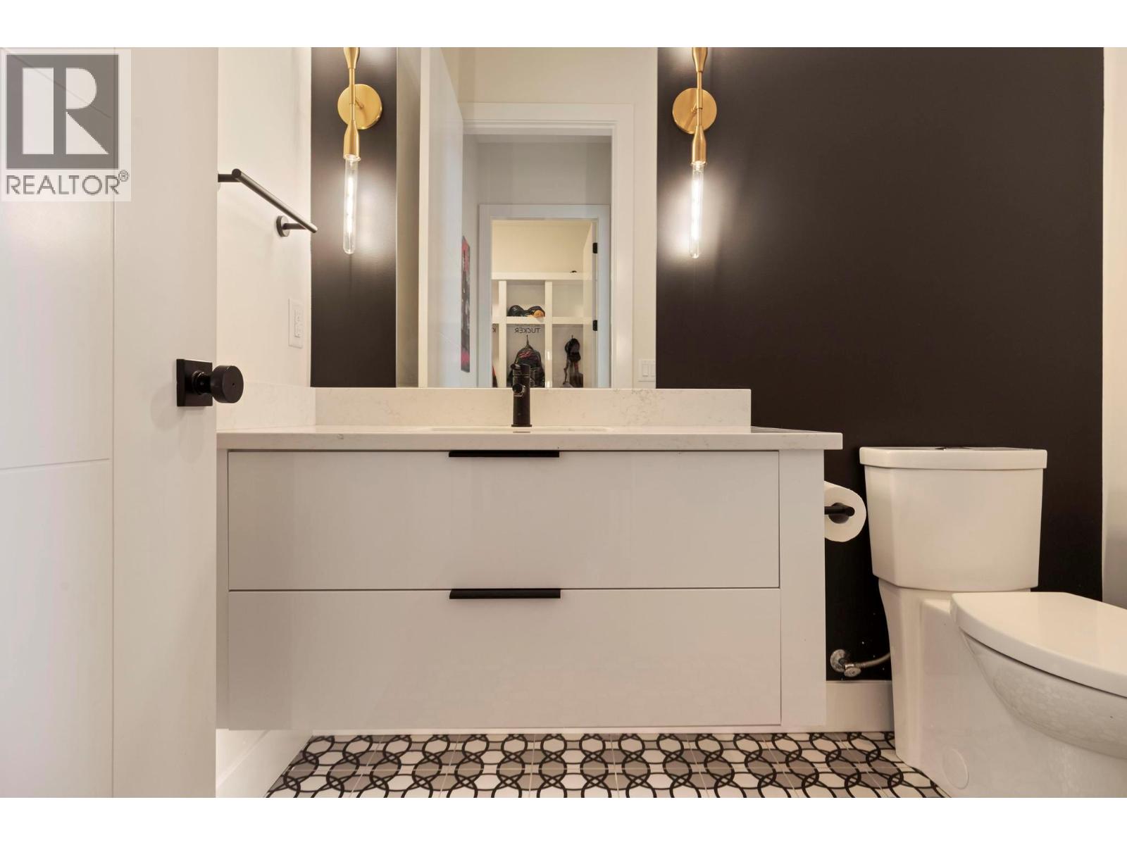 10245 Beacon Hill Drive, Lake Country