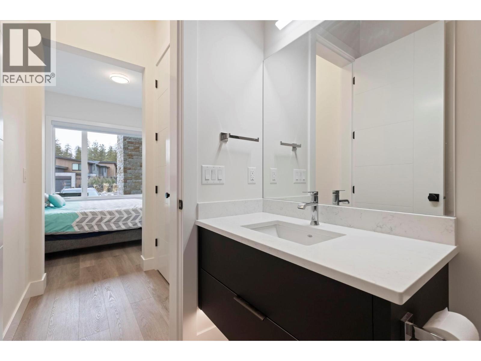 10245 Beacon Hill Drive, Lake Country