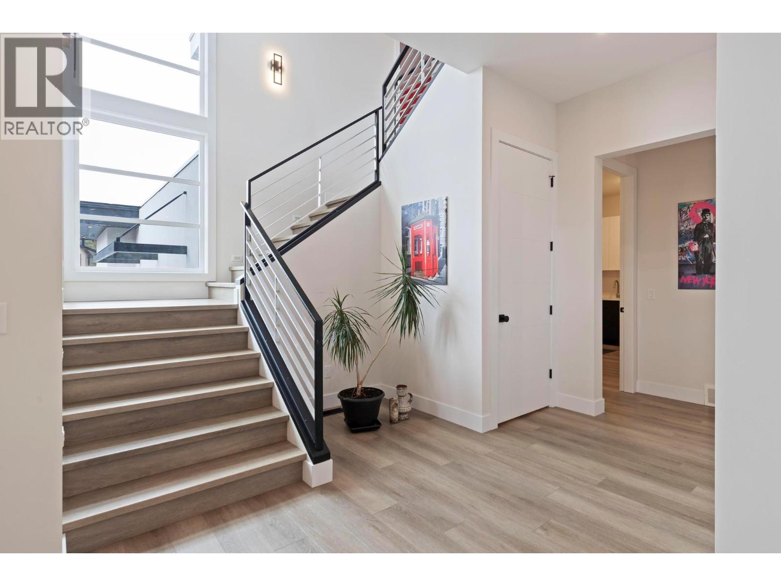 10245 Beacon Hill Drive, Lake Country