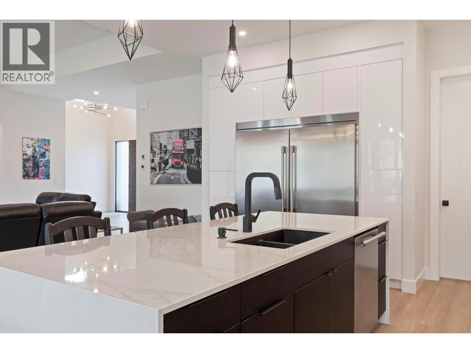 10245 Beacon Hill Drive, Lake Country