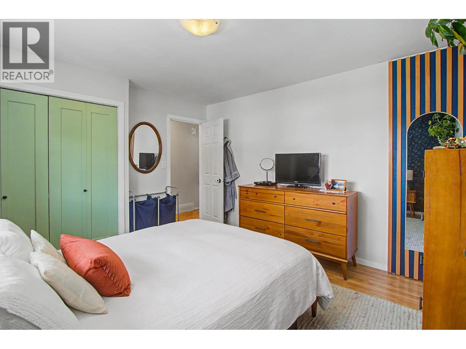 748 OCHAKWIN CRESCENT - 13