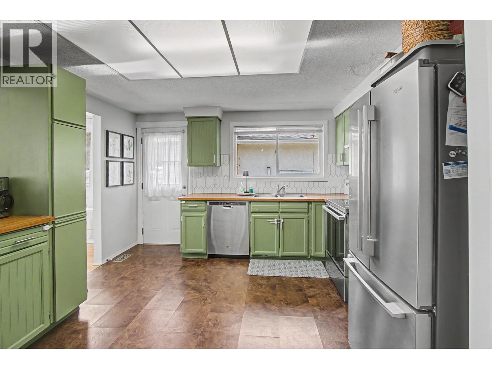 748 OCHAKWIN CRESCENT - 8