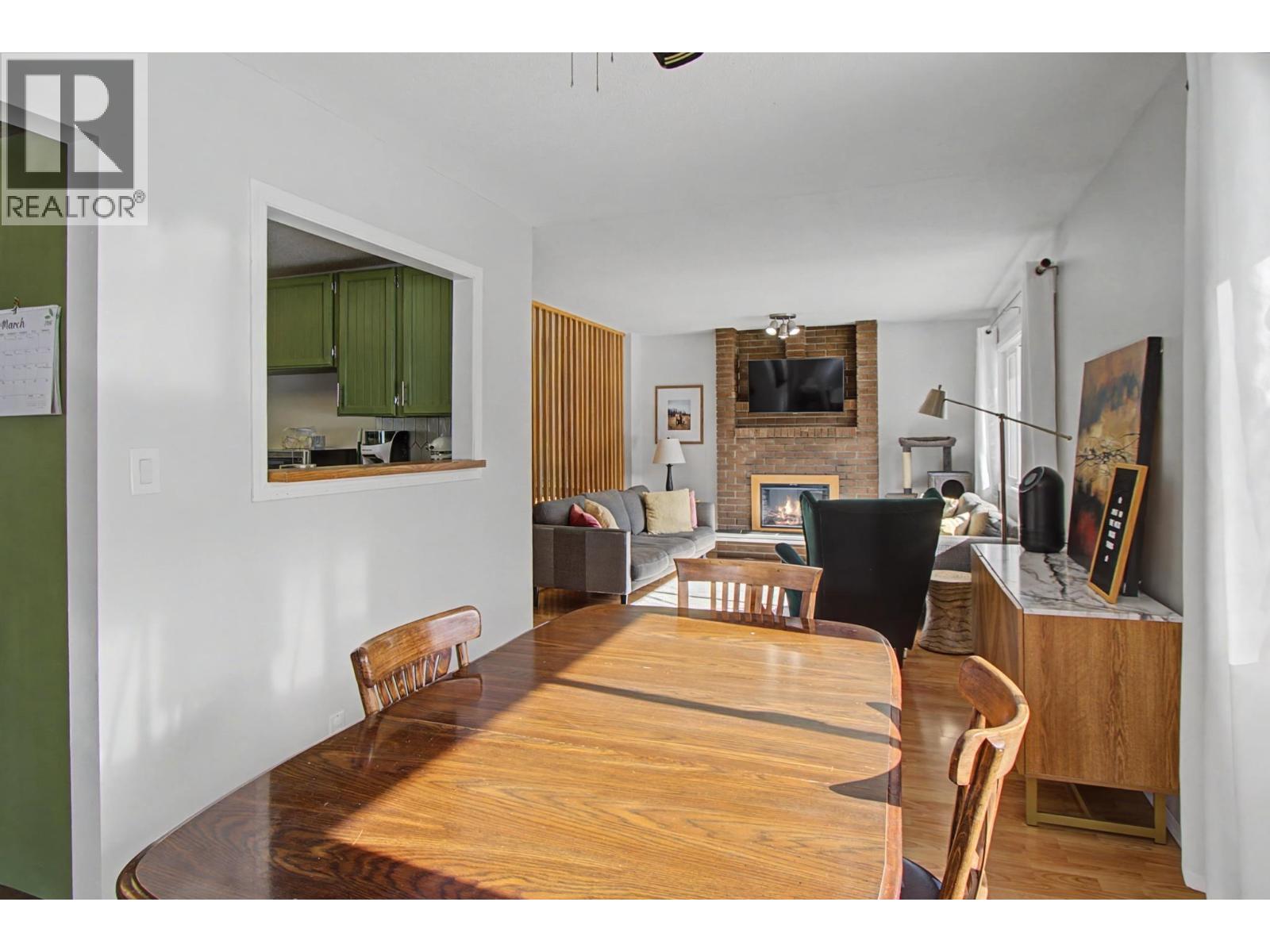 748 OCHAKWIN CRESCENT - 11