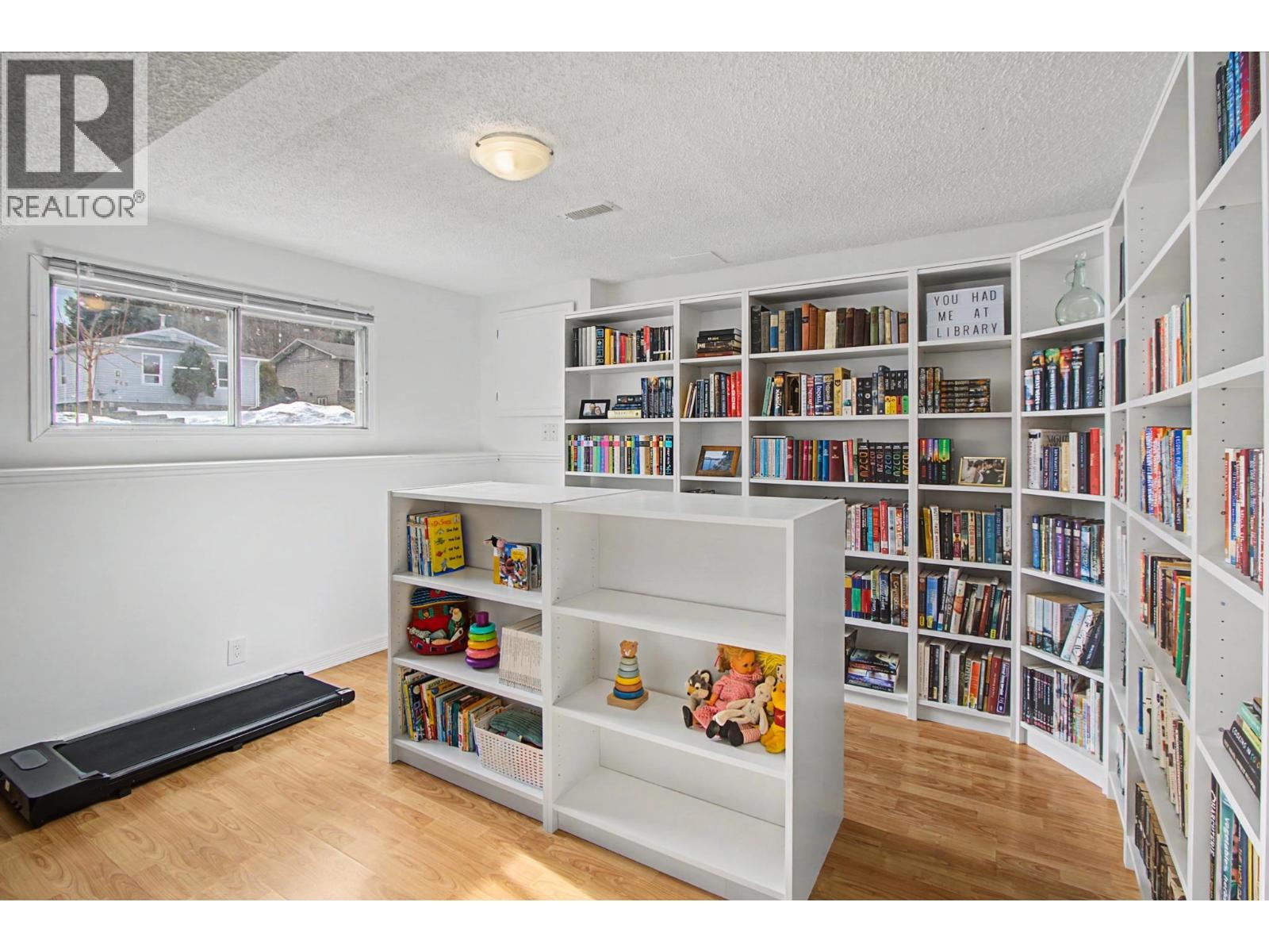 748 OCHAKWIN CRESCENT - 20