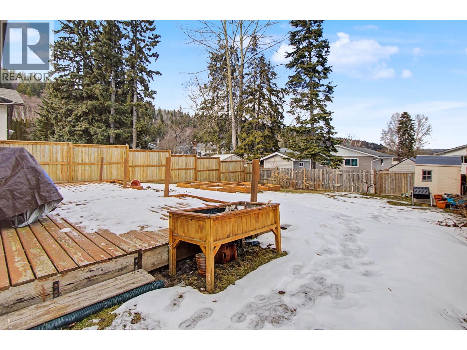 748 OCHAKWIN CRESCENT - 26