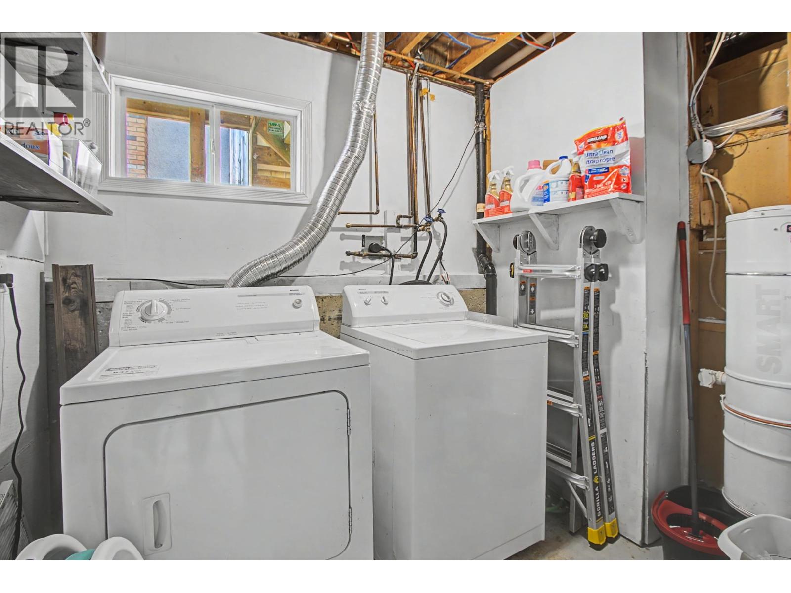 748 OCHAKWIN CRESCENT - 25