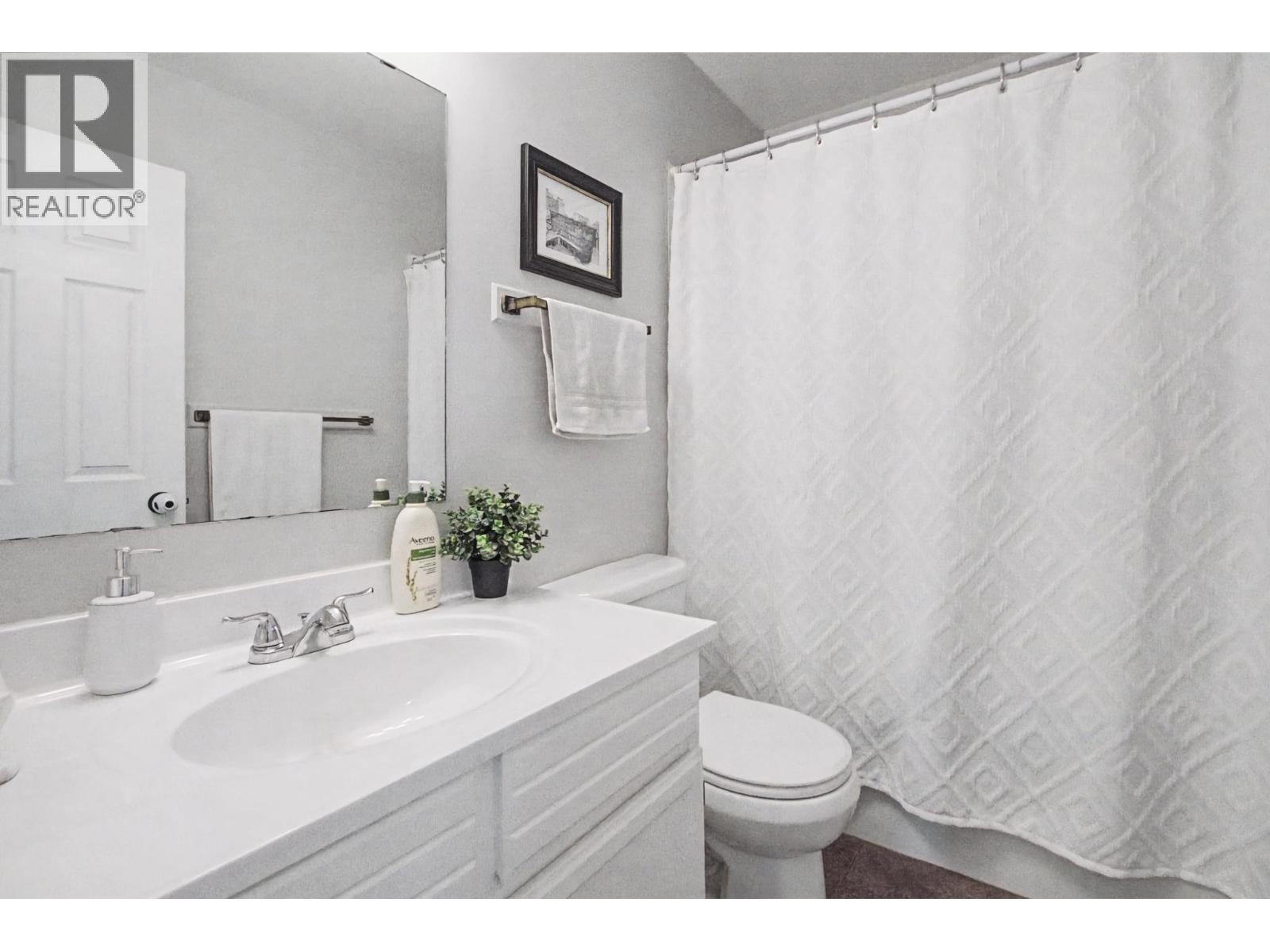 748 OCHAKWIN CRESCENT - 17